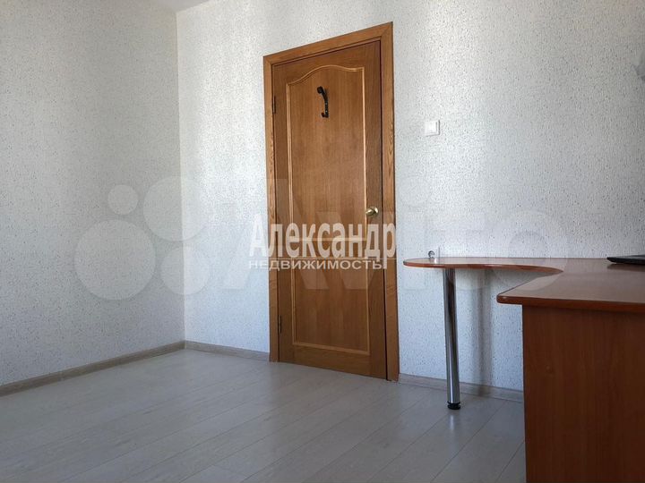 3-к. квартира, 76 м², 10/13 эт.