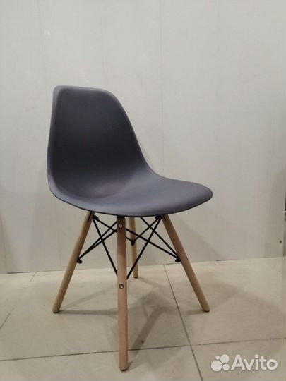 Стул кухонный «Eames DSW»
