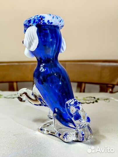 Стеклянная фигурка собака