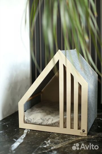 Домик для кошек и собак 