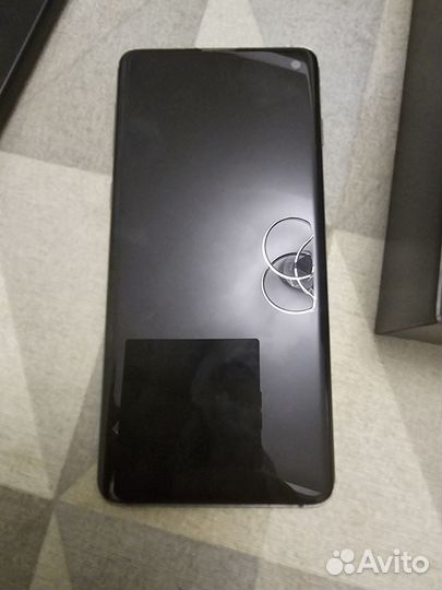 Samsung Galaxy S10, 8/128 ГБ