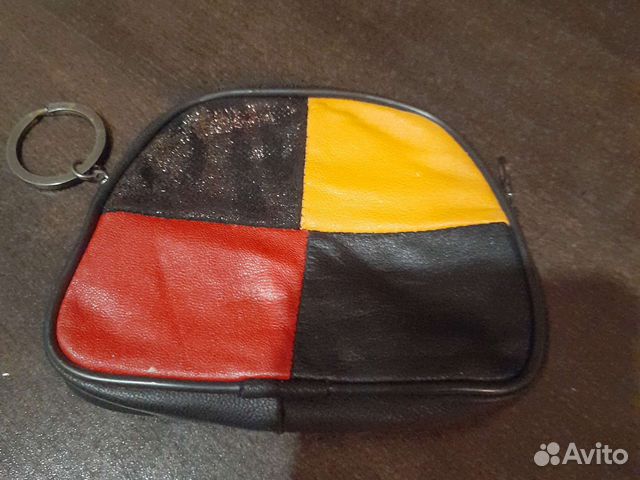 Сумочка для ключей с брелком девчачая