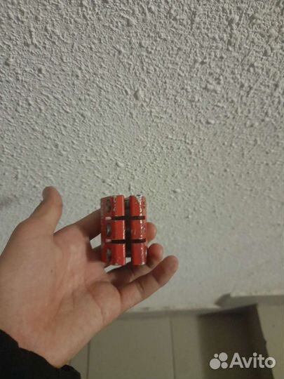 Зажим для трюкового самоката