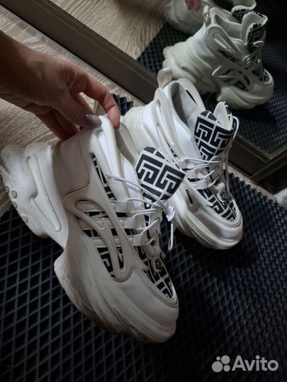 Продам кроссовки