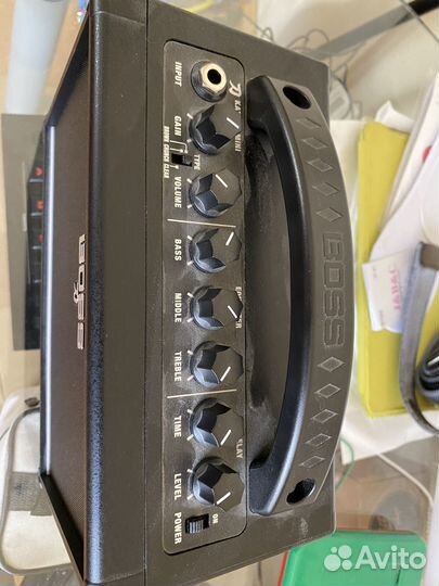 Комбоусилитель Boss Katana Mini акб в подарок