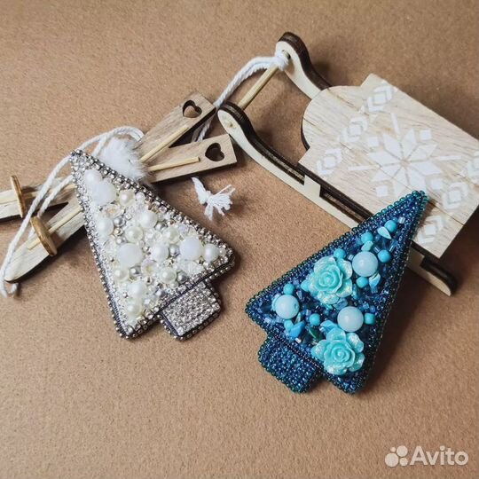 Брошь из бисера