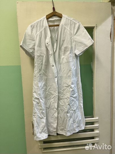 Медицинский халат от 42 по 46р бу с дефектами