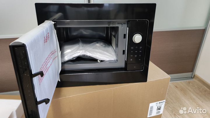 Встраиваемая микроволновая печь Bosch BFL523MB3