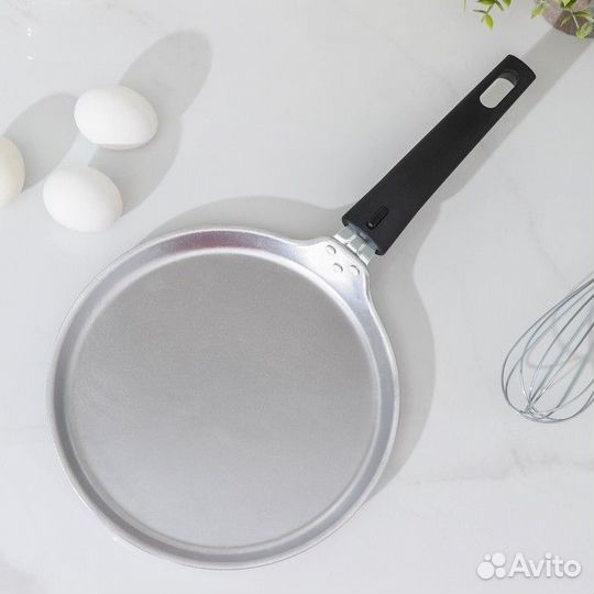 Сковорода блинная, d22 см, пластиковая ручка, цвет