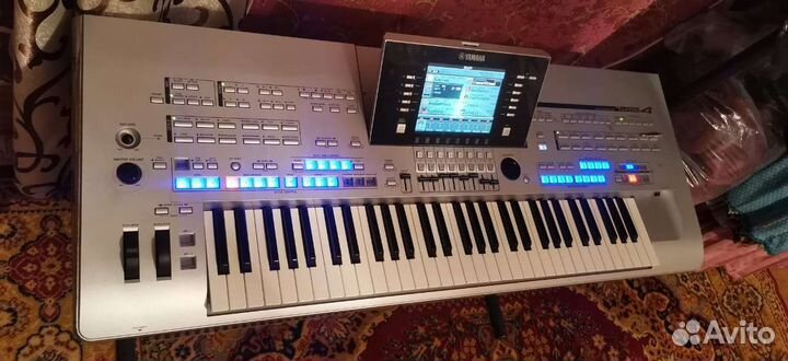 Синтезатор yamaha Tyros 4