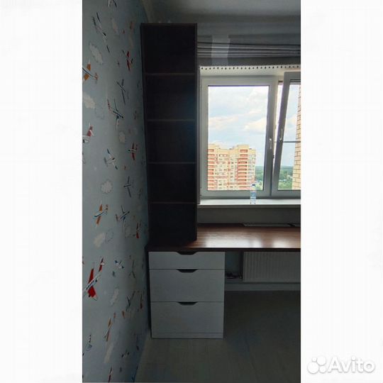 Детская зона у окна для двоих