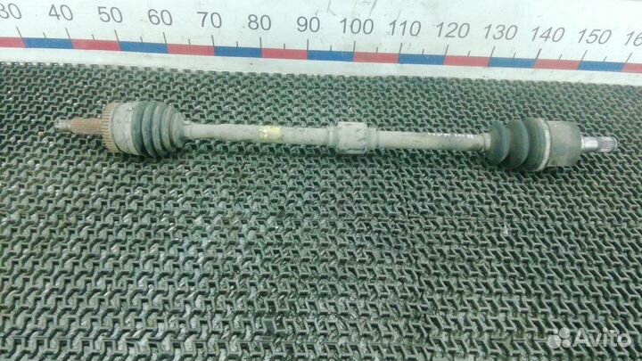 Полуось передняя правая (приводной вал, шрус)