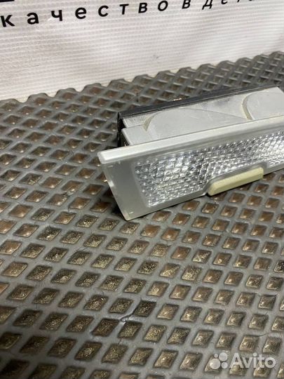 Фонарь салона (плафон) левый Volvo FH4 82694576