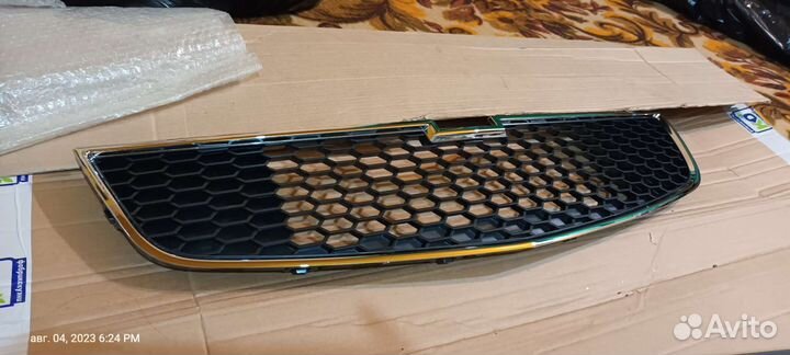 Решетка радиатора Шевроле Круз