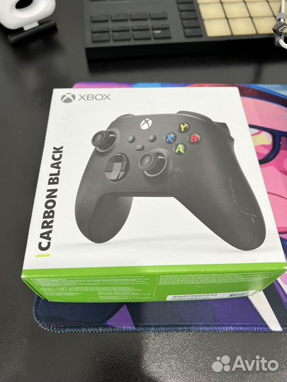 Геймпад xbox One почти новый с аккумулятором