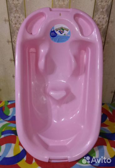 Розовая ванночка для купания младенцев 