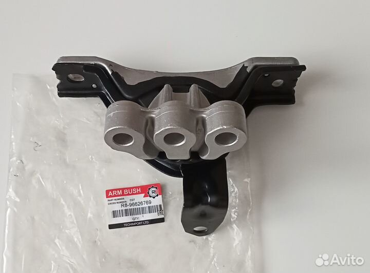 Captiva/Antara 2007 (2.4) правая подушка двигателя