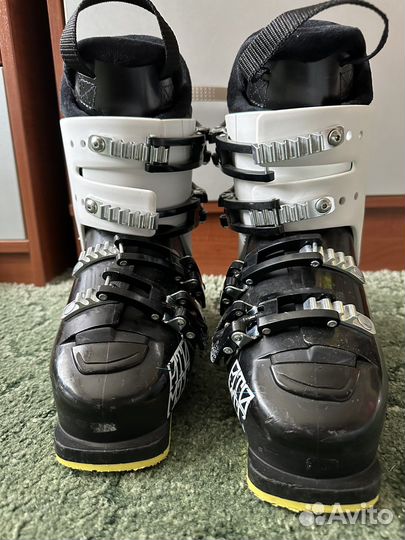 Горнолыжные ботинки atomic