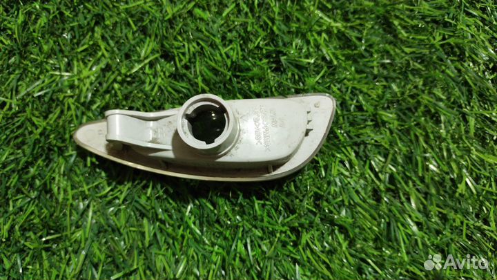 Повторитель в крыло Hyundai Solaris I (2010-2014)