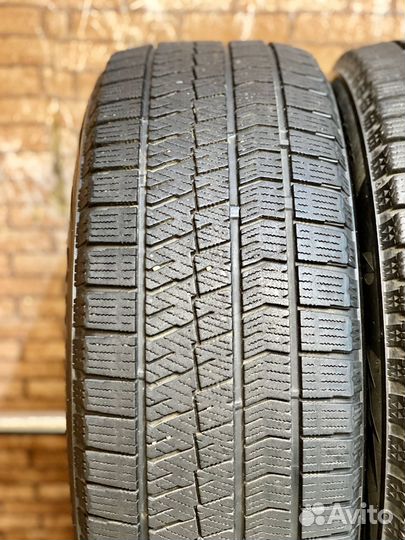 Bridgestone Blizzak Ice 205/55 R16
