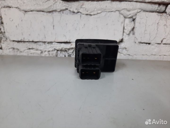 Блок переключателей стеклоподъемников Лада Гранта