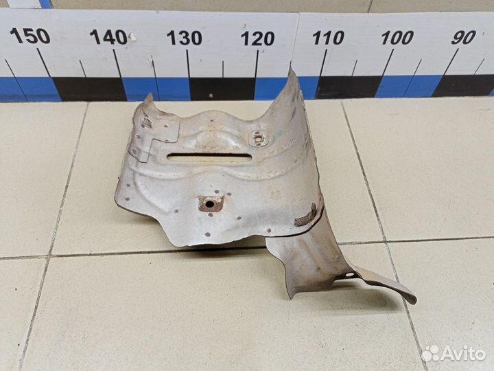 Экран тепловой Avensis II 2003-2008