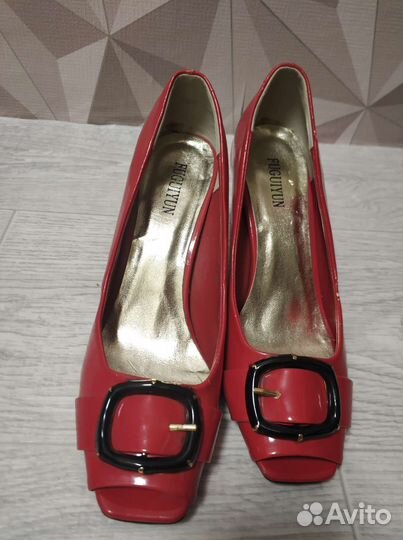 Туфли на танкетке красные 38 кожзам