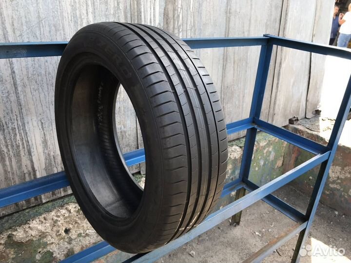 Pirelli P Zero PZ4 245/40 R21