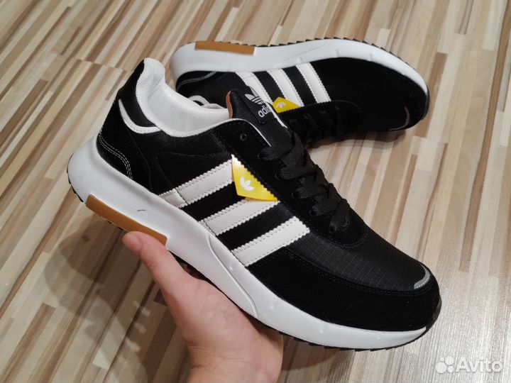 Кроссовки adidas retropy