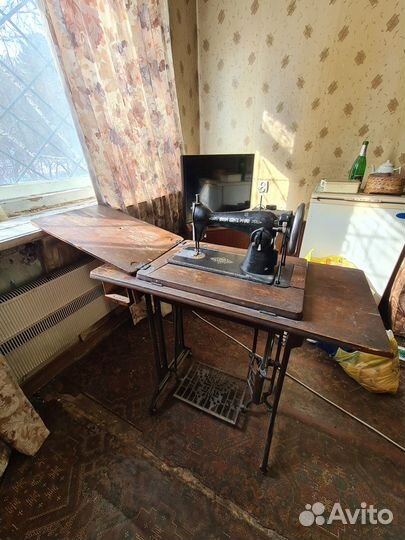 Швейная машинка ретро