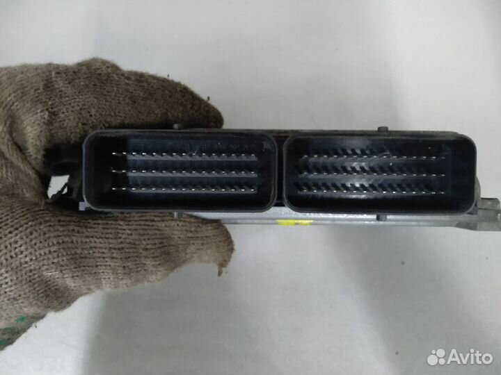 Блок управления двигателем Рено Сандеро 2009-2014г