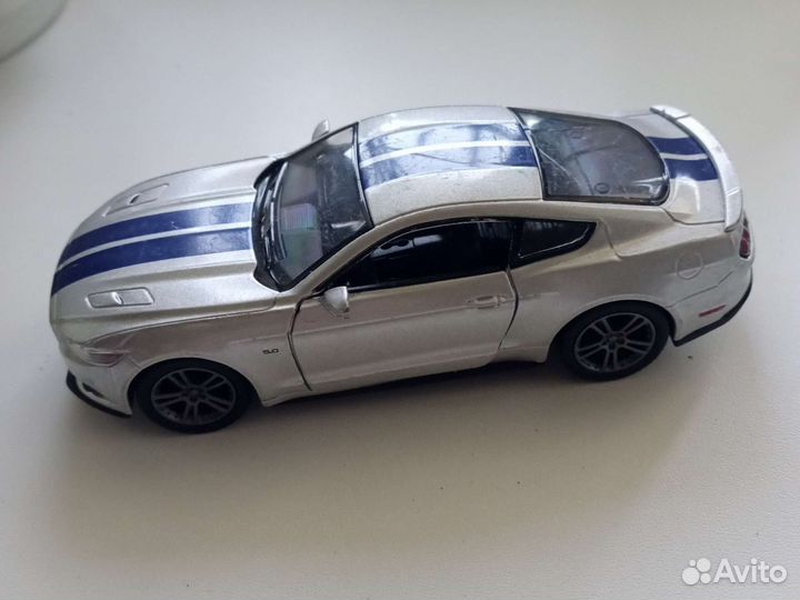 Машинка металлическая