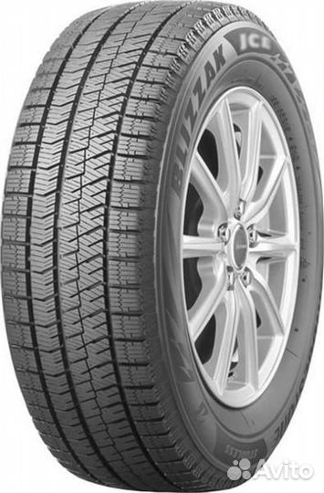 Bridgestone Blizzak Ice 215/45 R17 87S