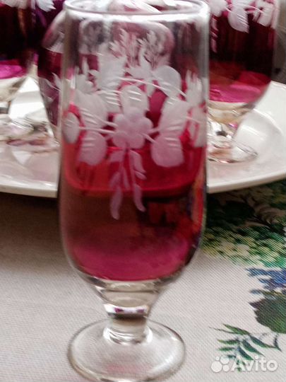 Графин и стаканы для вина