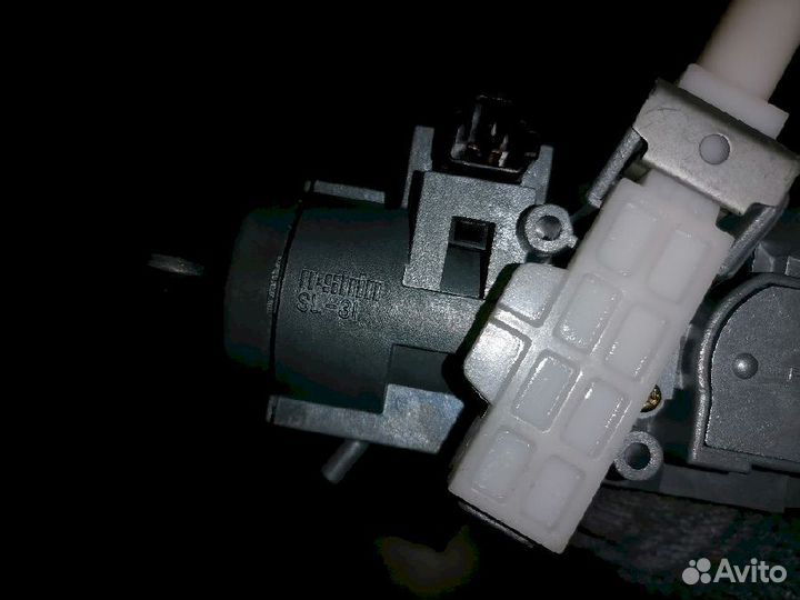 Замок зажигания ggyb-76-290 Mazda Familia BJ5W BJ5