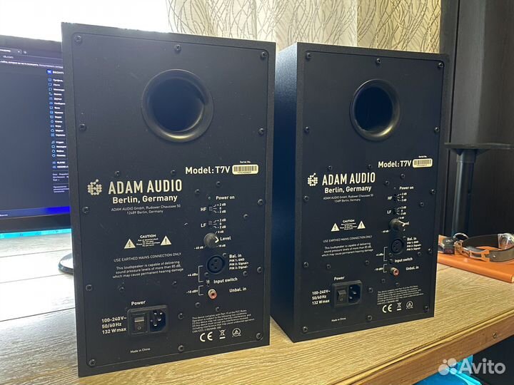 Adam T7v студийные мониторы пара