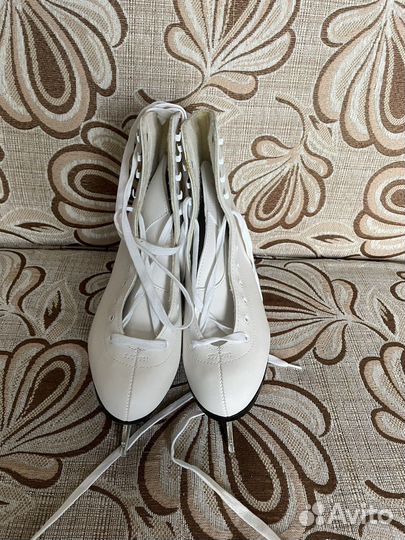 Фигурные коньки 42 размер