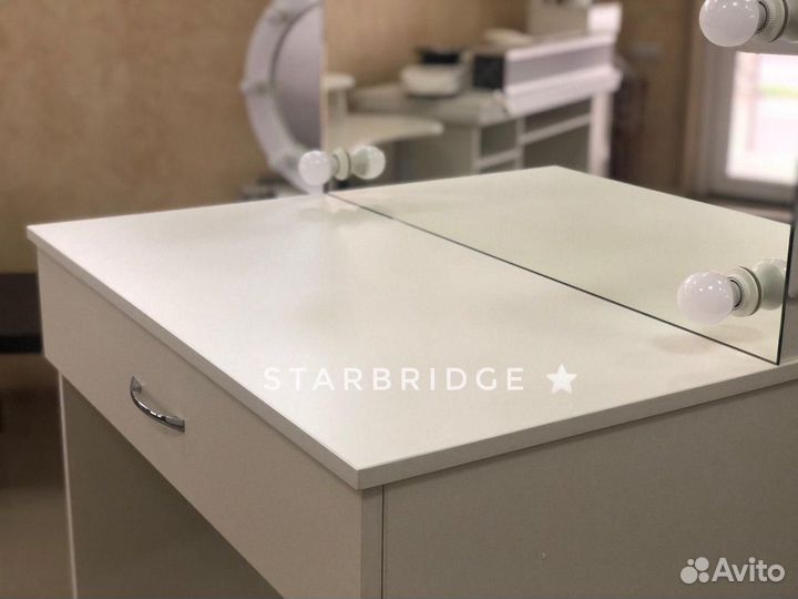 Стол гримёрный / визажиста с лампами