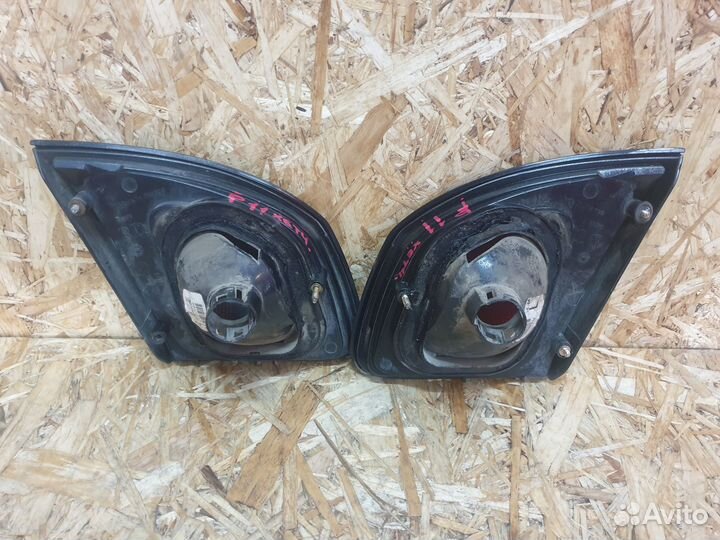 Фонарь задний внутренний Nissan Primera P11E