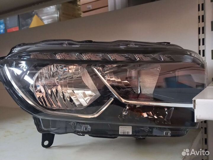 Фара правая LADA X-ray (48527)