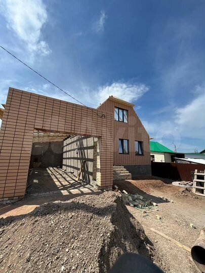 Дом 240 м² на участке 4,3 сот.