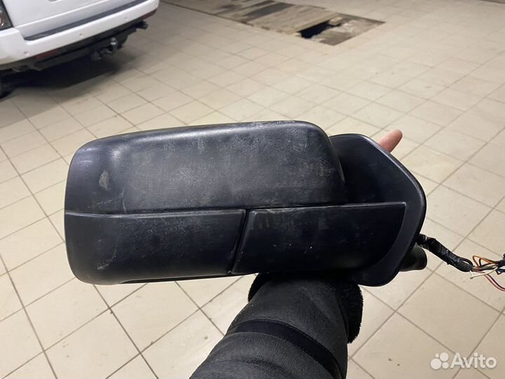 Боковое зеркало