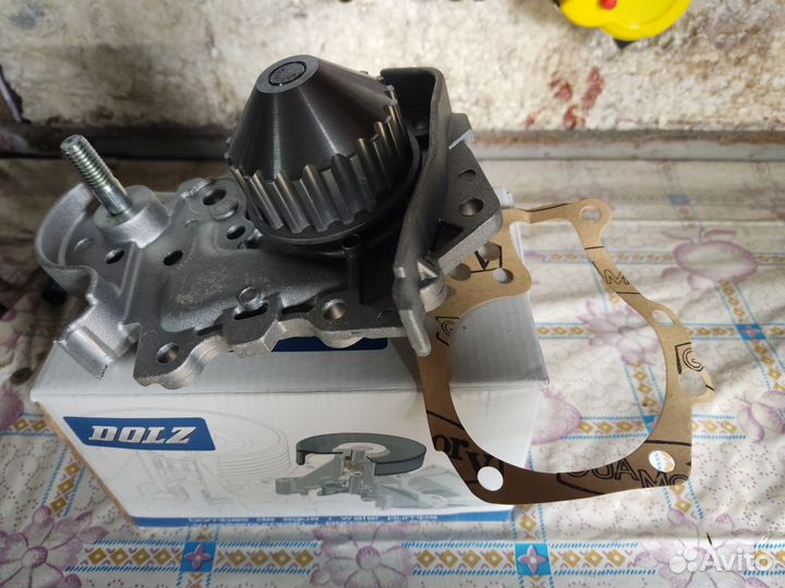 Водяная помпа renault Logan