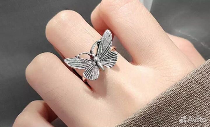 Кольцо с бабочкой