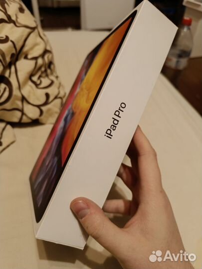 Коробка iPad Pro 2 поколения 128 гб