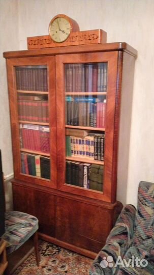 Старинный буфет,трюмо,шкаф,кровать,тумбочка