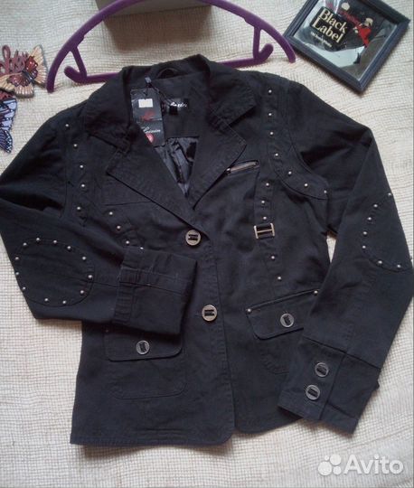 Пиджак женский ветровка 40-42 новый