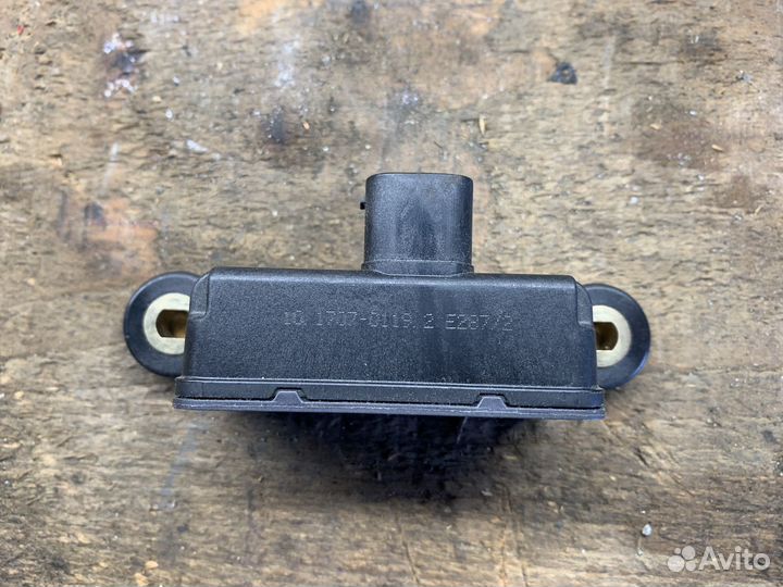 Датчик ускорения Mitsubishi