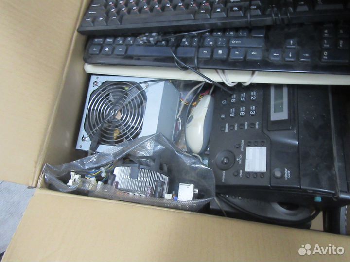 Мониторы, техника (отдам бесплатно)