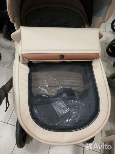 Коляска Roan Bloom 2 в 1 плюс шезлонг в подарок